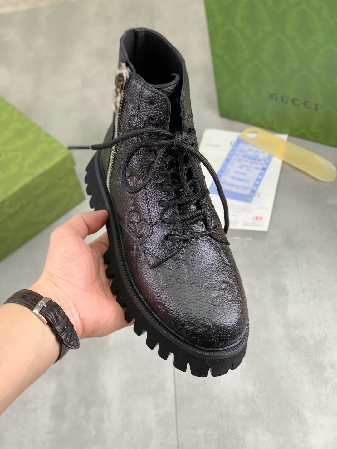 Men's Men's Shoes 💰P542 💰【New Style】 Gucci lazy slip-on couple 🧑‍🤝‍🧑 style high-top leather shoes hot selection (Gucci GUCCI) official website latest Gucci lazy 🎁 leather shoes, hot style 💥 style is simple and elegant, exclusive for trendy men. Unique official website latest brand original double G pressure Floral elements 👑 Original Gucci decoration, fashionable and elegant, fabric original calf leather with double G denim ✅ Fully imported soft sheepskin lining, official website designated wear-resistant lightweight foam business outsole, classic model taken in kind 🎬 Size: 35-45 Available in black color